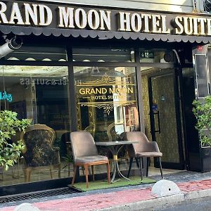 Grand Moon Hotel Suites