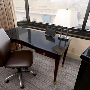 Corner King Room