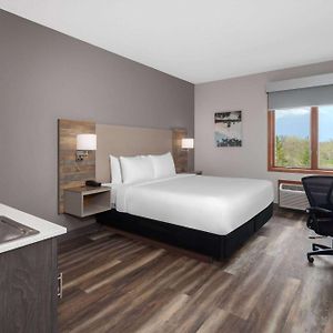 Efficiency One-Bedroom Queen Suite