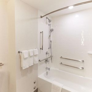 King Room Mobility accessible