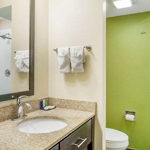 Queen Room Mobility accessible