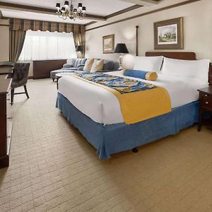 King Suite Mobility accessible