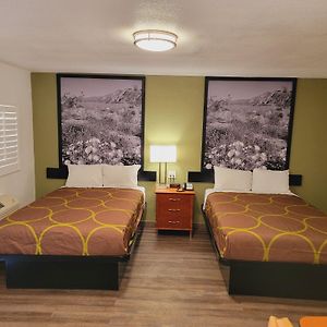Super 8 By Wyndham El Centro North
