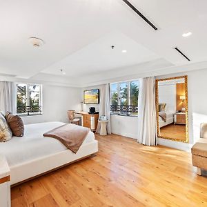 Modern Twin Room
