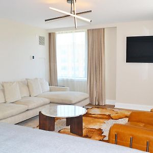 Premium One-Bedroom King Suite