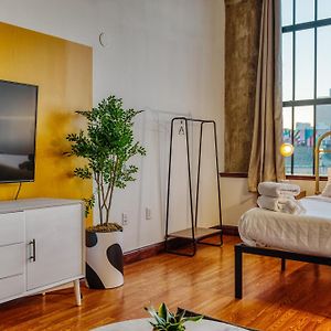 Deluxe King Studio