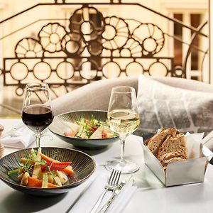 Prestige King Suite