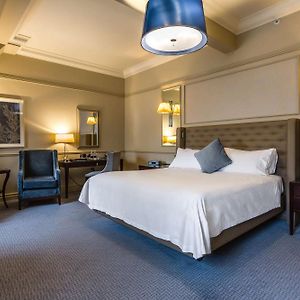 Deluxe  King Room Mobility accessible