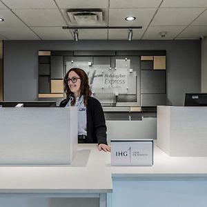 Holiday Inn Express Hotel & Suites Saint - Hyacinthe By Ihg