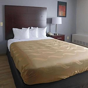 Top floor Queen Room Mobility accessible