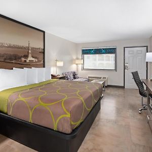 King Room Mobility accessible