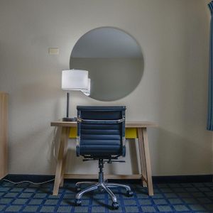 Deluxe King Suite