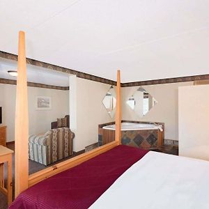 Queen Suite