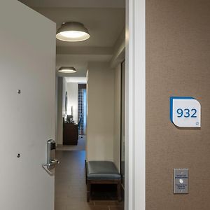 Deluxe  King Room Hearing accessible