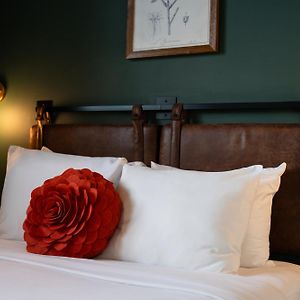 Classic Queen Room