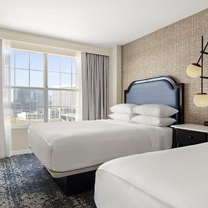One-Bedroom Upper Floors King Suite