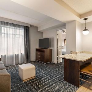 One-Bedroom King Suite