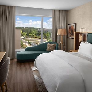 Upper Floors King Room