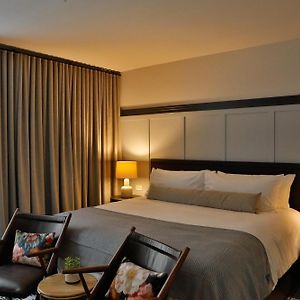 Deluxe  King Room Disability Access