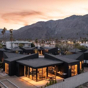 Blackhaus By Avantstay Ada Modern Rooms, Pool & Bbq