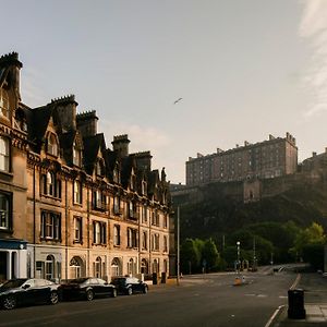 33 Castle Terrace