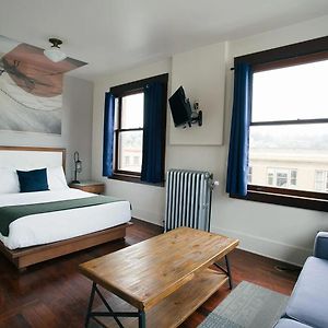 Standard Queen Room