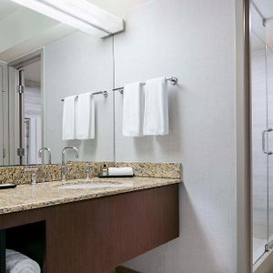 Upper Floors Queen Room