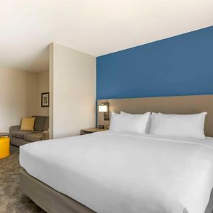 King Suite Hearing accessible