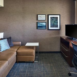 One-Bedroom King Suite