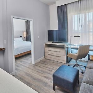 One-Bedroom King Suite