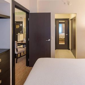 One-Bedroom King Suite