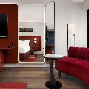 Corner King Room