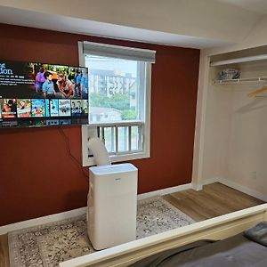 Deluxe Queen Studio