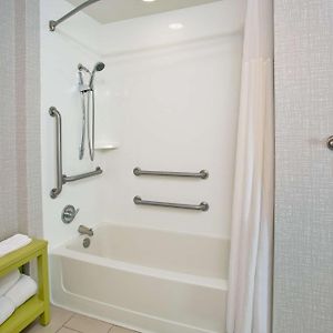 King Room Accessible Tub Mobility Hearing Access or Non-Smoking