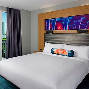 Upper Floors King Room