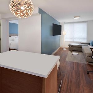 One-Bedroom King Suite