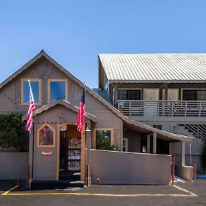 Econo Lodge Inn & Suites Heavenly Village Area