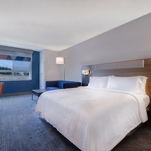 King Suite Mobility accessible
