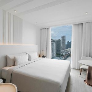 Corner King Room