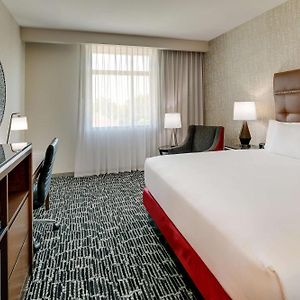 Top floor Suite Hearing accessible
