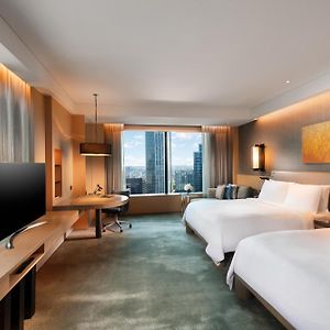 Premium Corner Queen Room