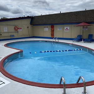 Rodeway Inn Auburn Hills - Detroit