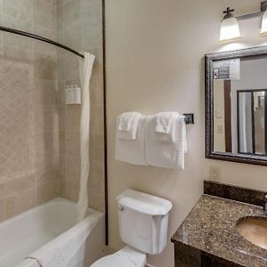 Classic Queen Room