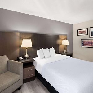 Queen Room Mobility accessible