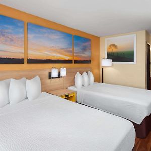 Days Inn By Wyndham Rockford I-90 Casino District