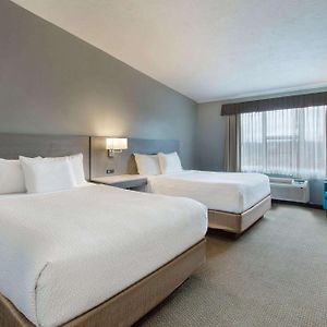 Days Inn & Suites By Wyndham Moncton