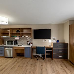 Queen Studio Hearing accessible