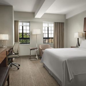 Tradition King Room Hearing accessible