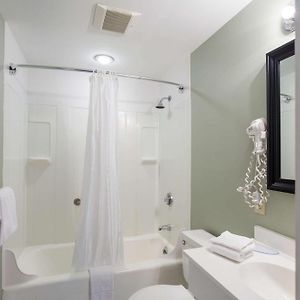 Top Floor Queen Room