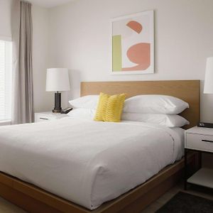 One-Bedroom King Suite Hearing accessible